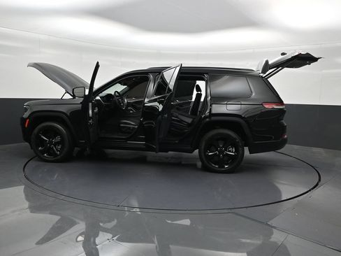 Used 2025 Jeep Grand Cherokee L Limited w/ Luxury Tech Group II RWD image 34