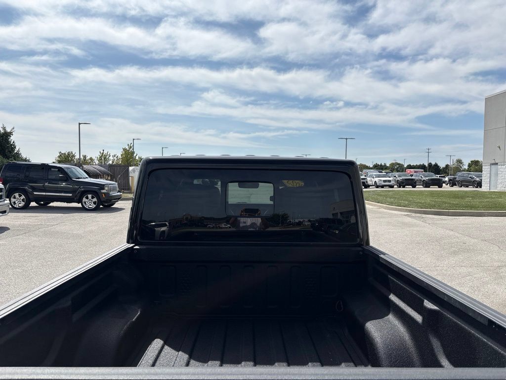 Used 2023 Jeep Gladiator Overland AWD/4WD image 21