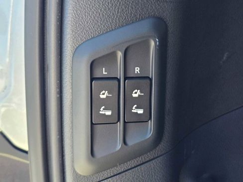 Used 2023 Lexus GX 460 Luxury w/ Sport Design Package AWD/4WD image 15