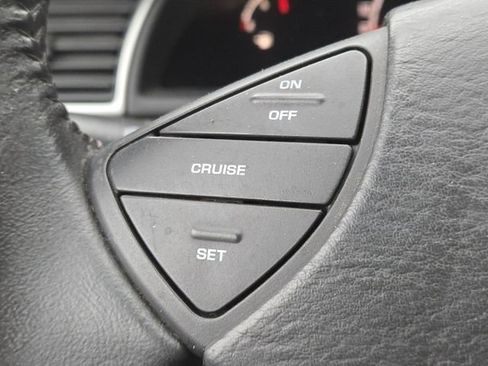 Used 2005 Chrysler Pacifica AWD w/ Cargo Convenience Group image 7