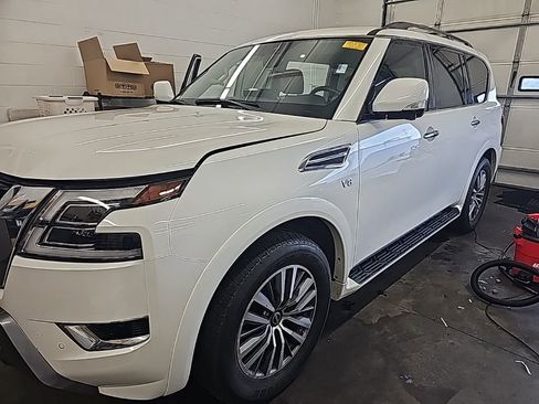 Used 2022 Nissan Armada SL w/ Captain's Chairs Package image 1