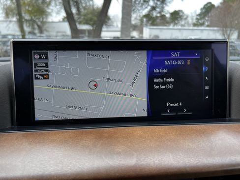 Used 2020 Lexus LX 570 4WD w/ Luxury Package image 23