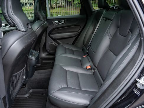 Used 2024 Volvo XC60 B5 Plus AWD/4WD image 14