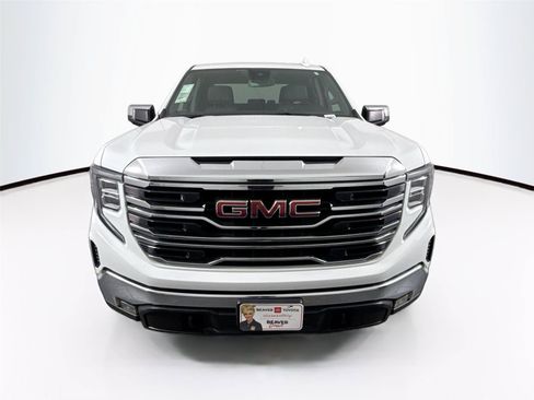 Used 2025 GMC Sierra 1500 SLT AWD/4WD image 9