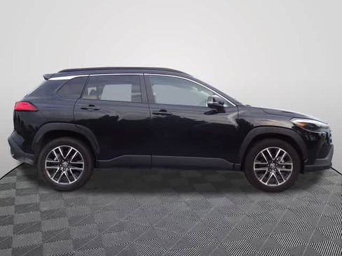 Used 2026 Toyota Corolla Cross XLE FWD image 3