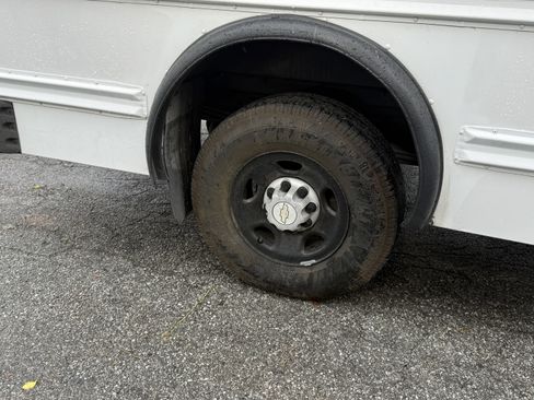 Used 2006 Chevrolet Express 3500 w/ School Bus Package image 27