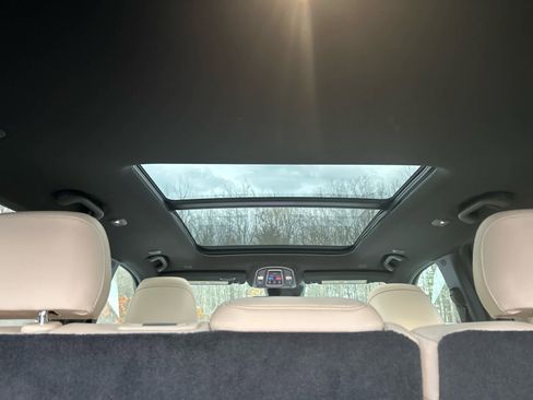 New 2025 Jeep Grand Cherokee Limited w/ Luxury Tech Group II image 36