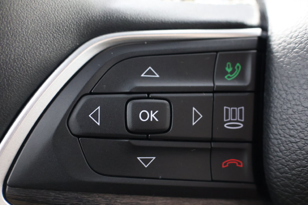 Used 2024 Jeep Grand Cherokee Limited AWD/4WD image 11
