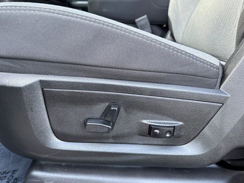 Used 2024 RAM 2500 Big Horn w/ Bed Utility Group image 14