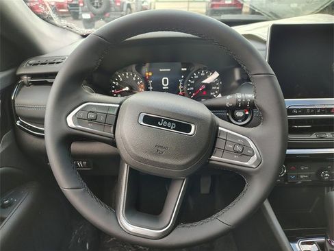 New 2026 Jeep Compass Latitude image 15