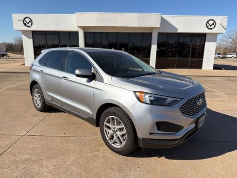 Used 2024 Ford Edge SEL image 2