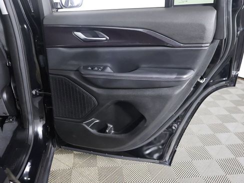 Used 2023 Jeep Grand Cherokee Laredo AWD/4WD image 27