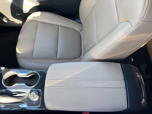 Used 2019 Chevrolet Blazer Premier image 16