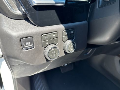 Used 2026 Chevrolet Silverado 1500 LT Trail Boss w/ LT Trail Boss Premium Package AWD/4WD image 18