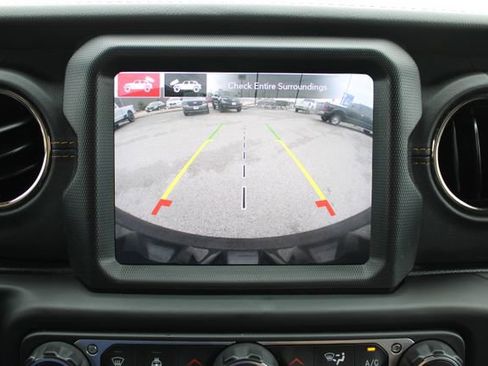 Used 2021 Jeep Wrangler Unlimited Sahara AWD/4WD image 23