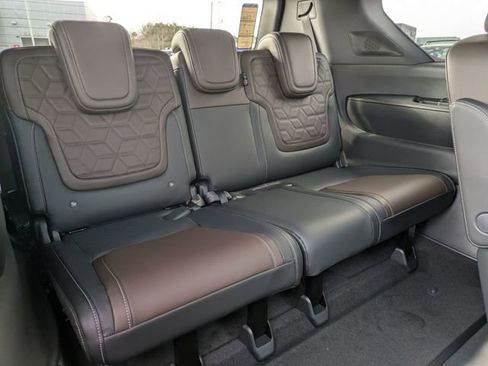 New 2026 Nissan Armada Platinum image 32