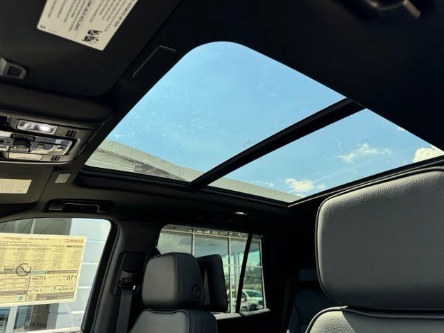 New 2026 GMC Yukon Denali w/ Advanced Technology Package AWD/4WD image 15