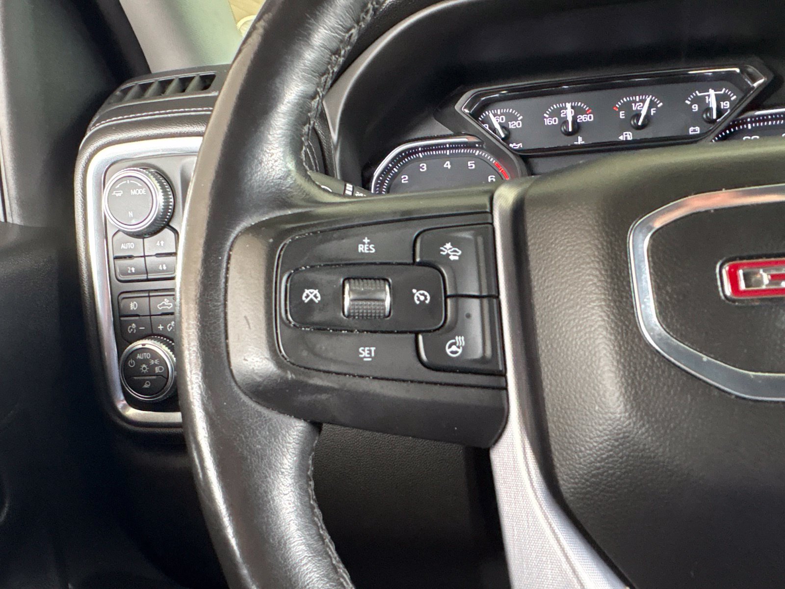 Used 2020 GMC Sierra 1500 SLT AWD/4WD image 27