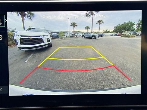 Used 2025 Kia Carnival FWD image 14