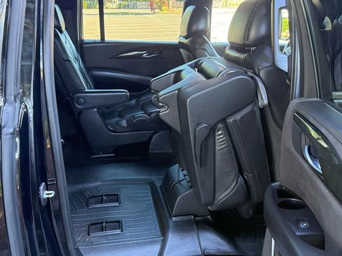 Used 2020 Cadillac Escalade ESV Platinum image 29