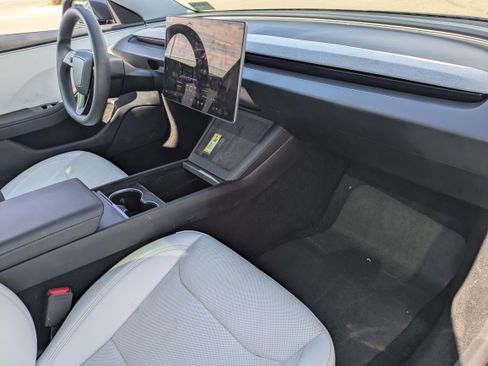 Used 2025 Tesla Model 3 Long Range image 12