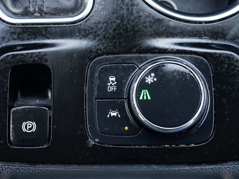 Used 2020 Chevrolet Traverse RS FWD image 33