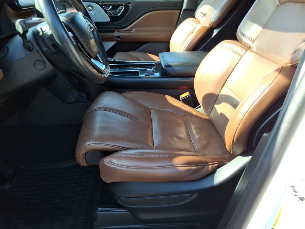 Used 2023 Lincoln Aviator Reserve w/ Equipment Group 201A AWD/4WD image 18