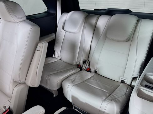 New 2026 Mercedes-Benz GLS 580 4MATIC image 8
