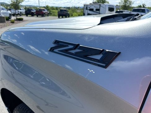 Used 2023 Chevrolet Silverado 1500 LT w/ Z71 Off-Road Package AWD/4WD image 13