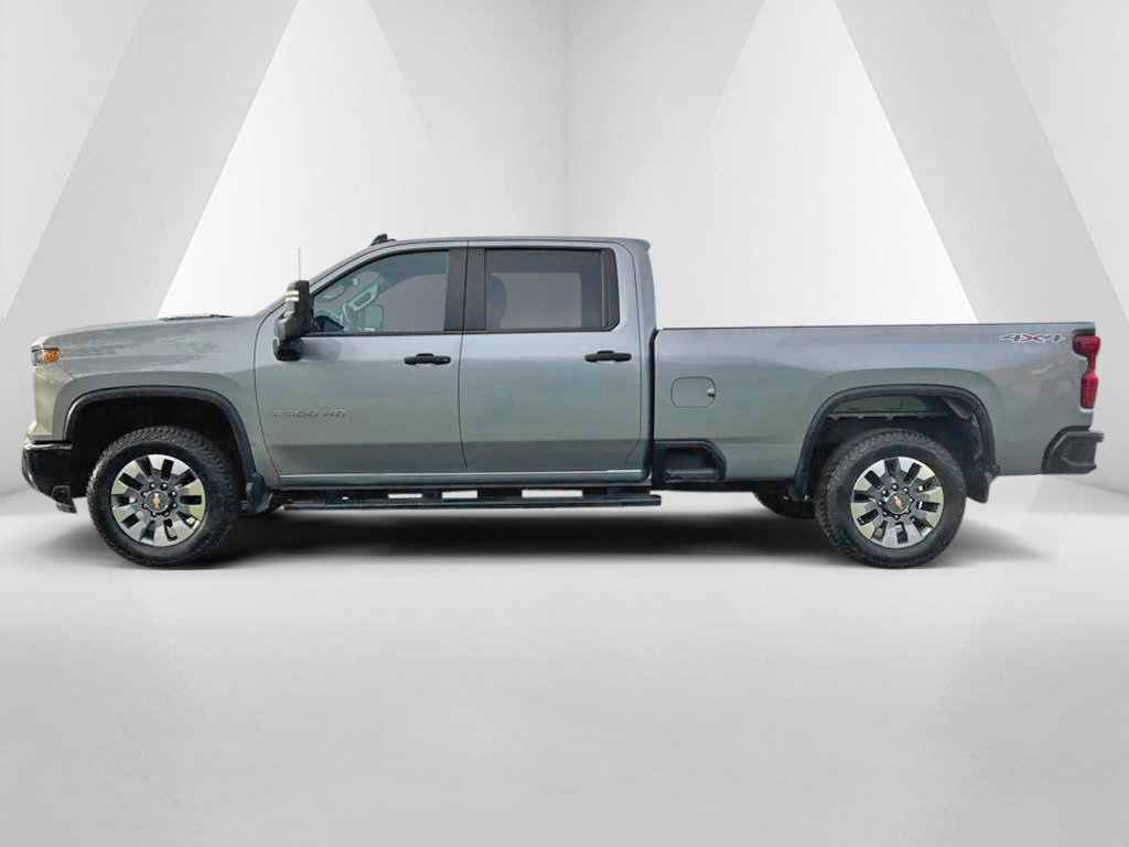 Used 2024 Chevrolet Silverado 2500 Custom w/ Custom Value Package AWD/4WD image 4