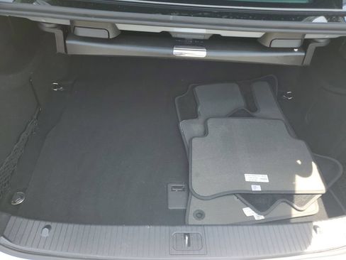 Used 2012 Mercedes-Benz E 350 4MATIC Sedan image 9