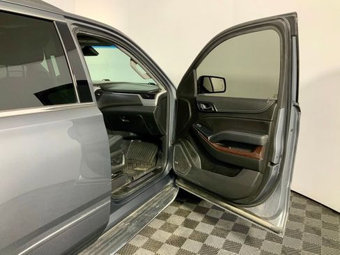 Used 2019 GMC Yukon SLT image 32