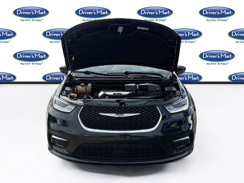 Used 2023 Chrysler Pacifica Touring-L FWD image 33