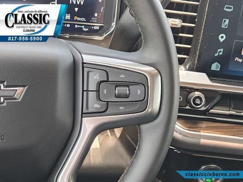 Used 2024 Chevrolet Silverado 1500 RST w/ Z71 Off-Road Package AWD/4WD image 28
