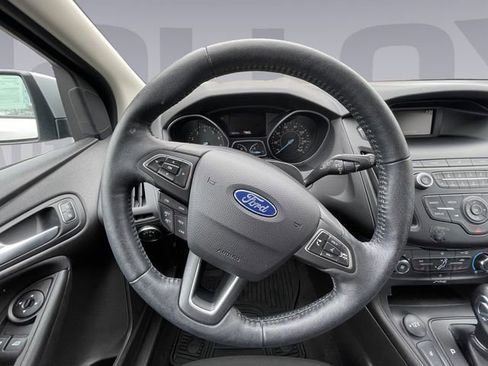 Used 2018 Ford Focus SE w/ Cold Weather Package image 13