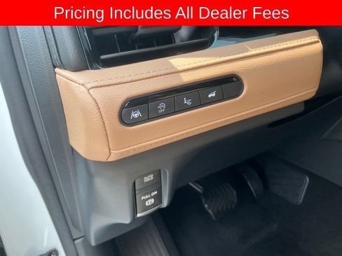 Used 2025 INFINITI QX80 Sensory AWD/4WD image 11