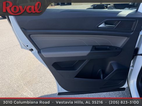 Used 2023 Volkswagen Atlas Cross Sport SEL R-Line image 12