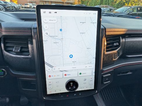 Used 2022 Ford Expedition Max Limited image 34