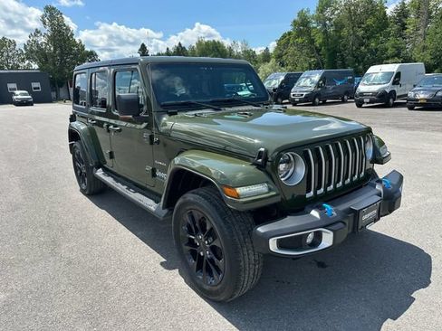 Used 2023 Jeep Wrangler Unlimited Sahara w/ Cold Weather Group AWD/4WD image 7