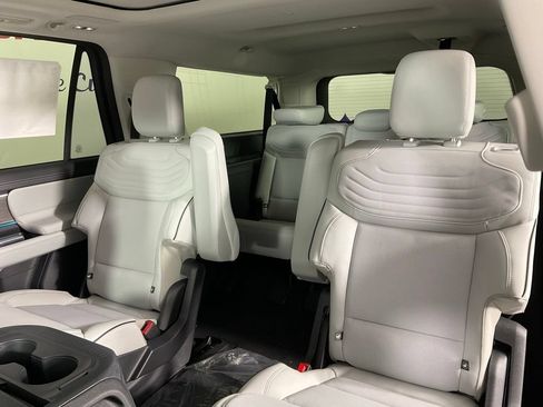 New 2026 Ford Expedition Max Platinum w/ Platinum Ultimate Package AWD/4WD image 16