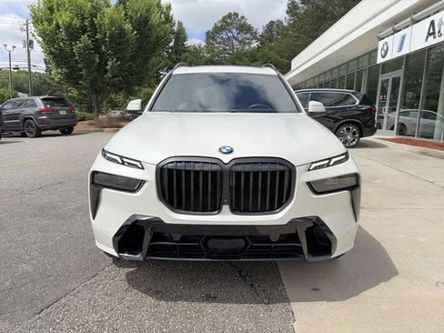 Used 2024 BMW X7 xDrive40i w/ M Sport Package AWD/4WD image 3