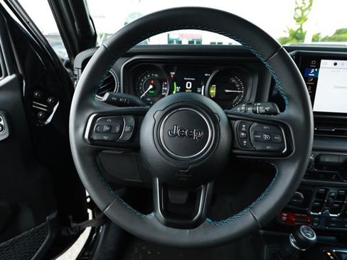 Used 2024 Jeep Wrangler Unlimited Rubicon 4xe AWD/4WD image 11