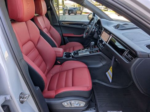 New 2026 Porsche Macan S image 25