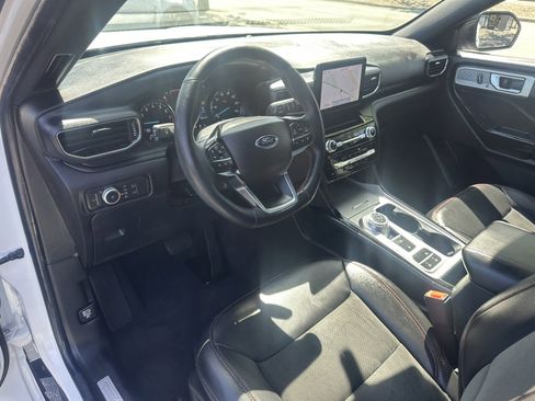 Used 2022 Ford Explorer ST-Line w/ Class IV Trailer Tow Package image 19