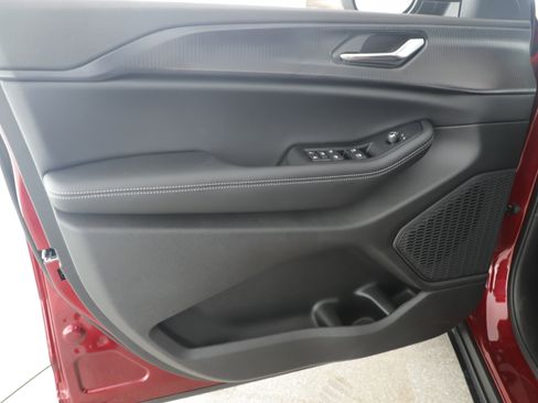 New 2025 Jeep Grand Cherokee Laredo w/ Luxury Tech Group I image 8