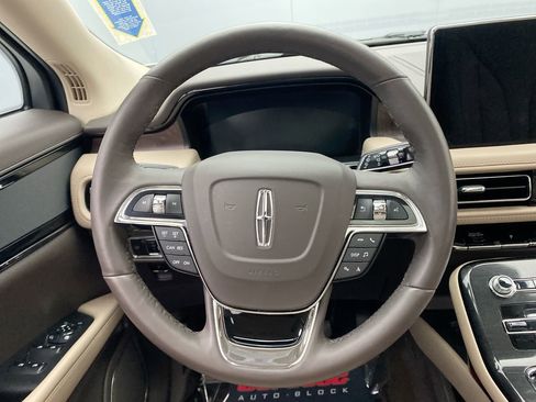 Used 2023 Lincoln Nautilus Reserve AWD/4WD image 16