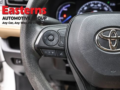 Used 2023 Toyota RAV4 LE AWD/4WD image 14
