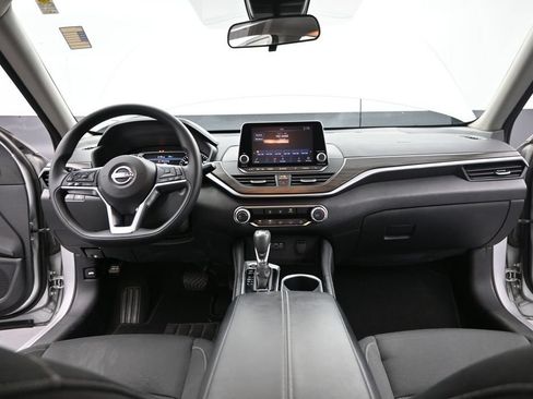 Used 2023 Nissan Altima 2.5 SV FWD image 32