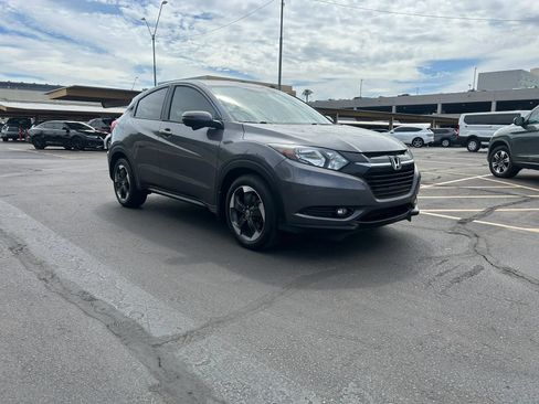 Used 2018 Honda HR-V EX image 3