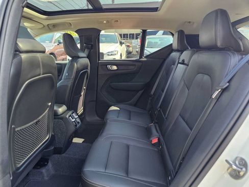 Used 2025 Volvo XC40 B5 Ultra AWD/4WD image 18
